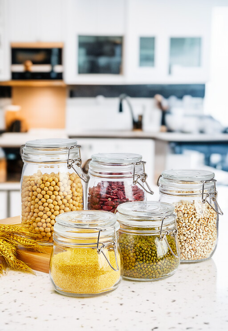 Glass jar with secure airtight seal