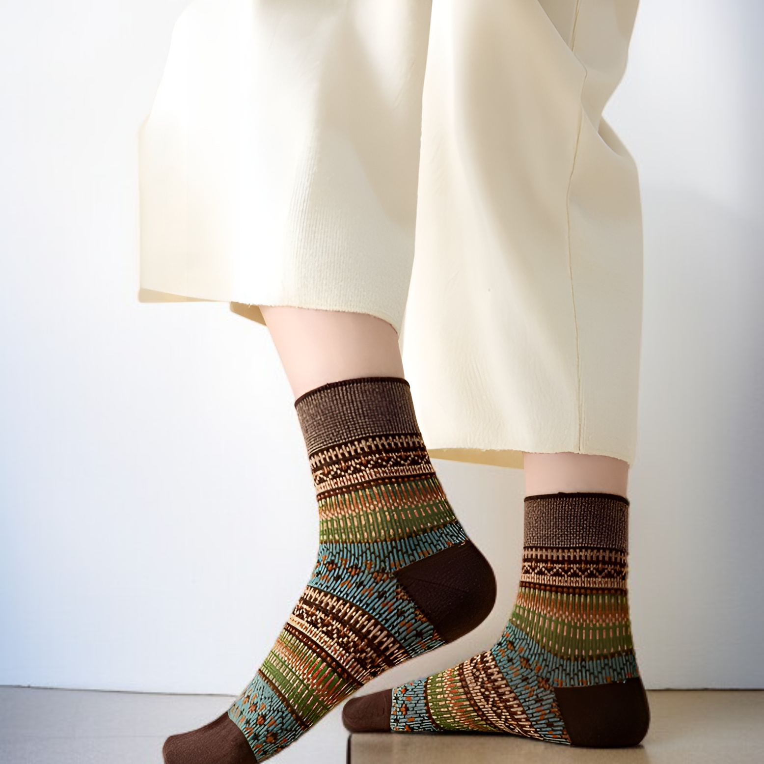 女士復古民族風中筒襪