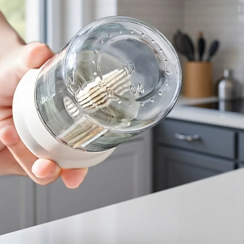 Oil brush showing heat resistance with hot oil