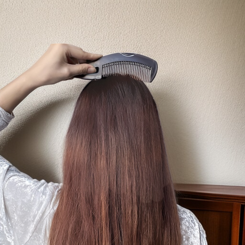기름기와 비듬 제거 기능이 있는 빗