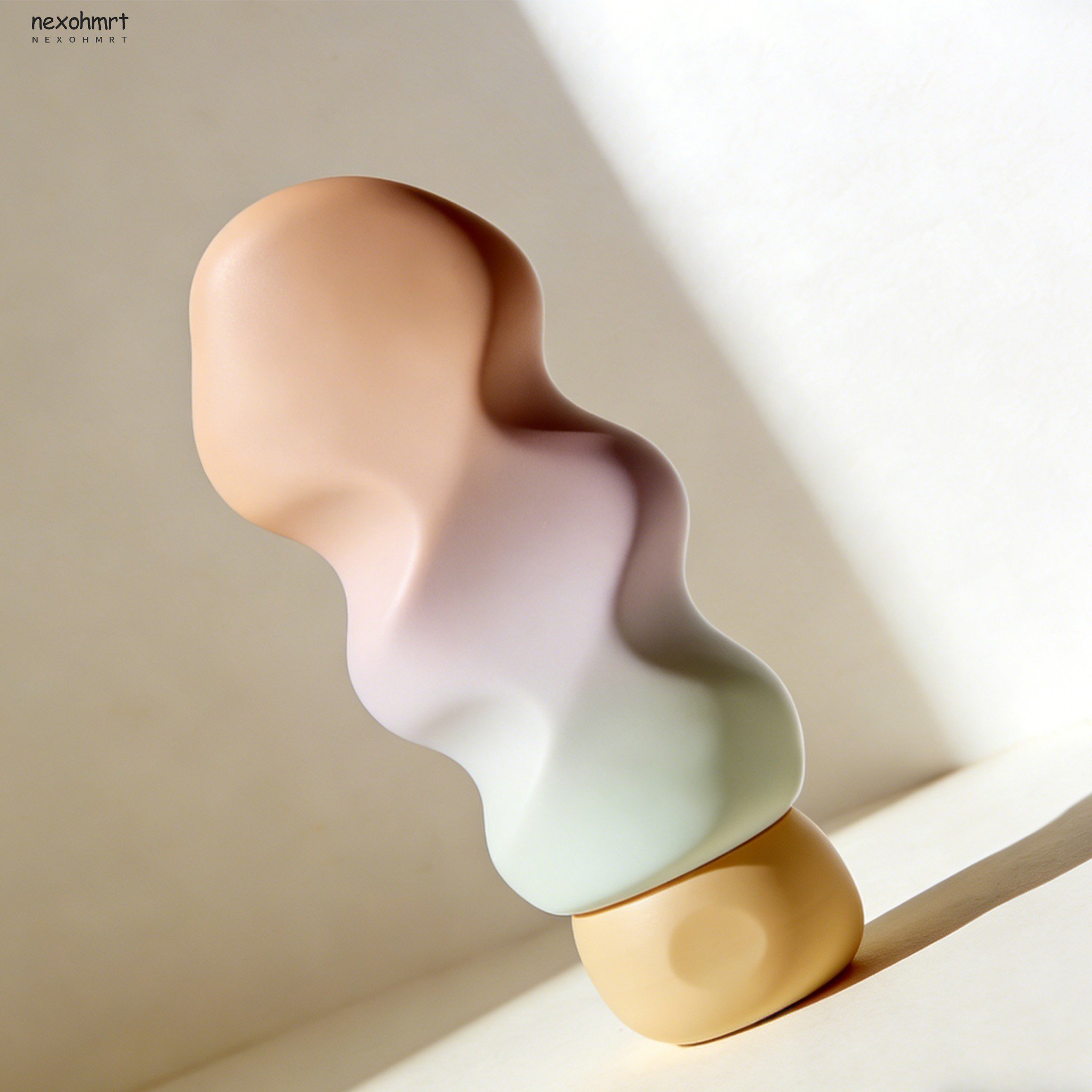 มือที่นุ่มชุ่มชื้นหลังใช้ครีมทามือกลิ่นนม