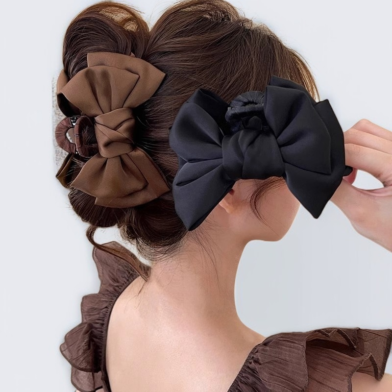 エレガントなサテンリボンヘアクリップ