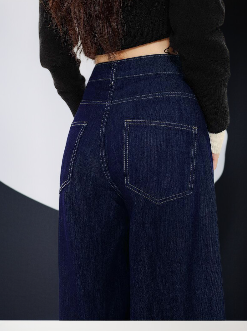 高品質デニム素材のワイドレッグパンツ