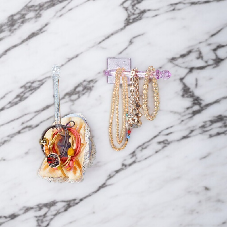 헤어밴드와 머리띠를 정리한 모습