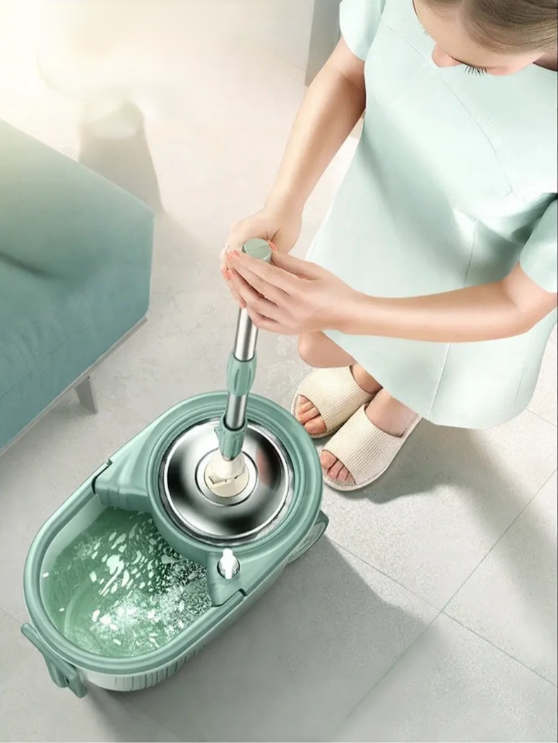 Cubo de fregona con sistema de centrifugado