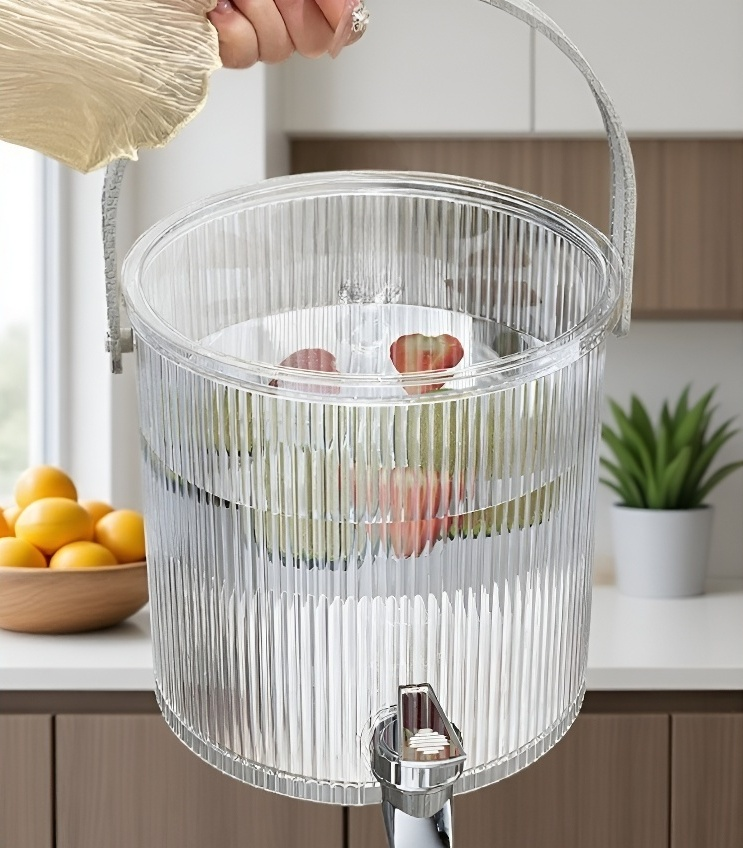 Portable cold water dispenser with handle