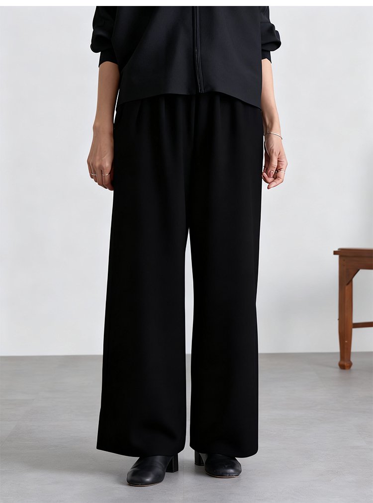 暖かい素材のレディーステーパードパンツ