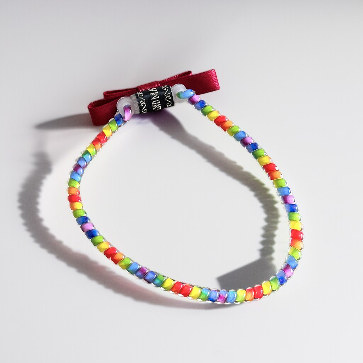 女生使用電話線發圈紮髮示範