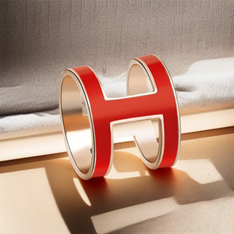 シンプルでユニークなブローチ