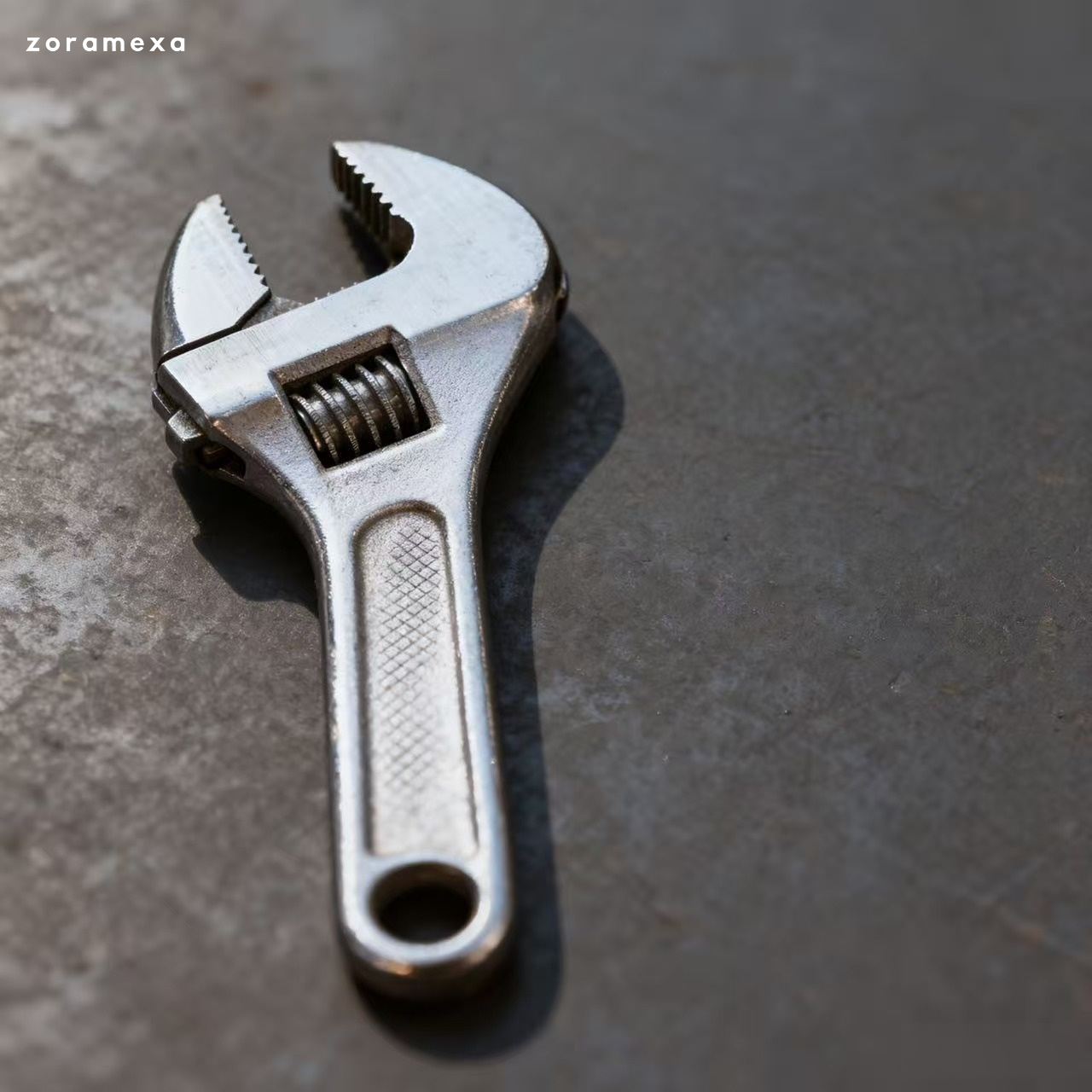 다양한 크기의 조절 렌치 제품 사진