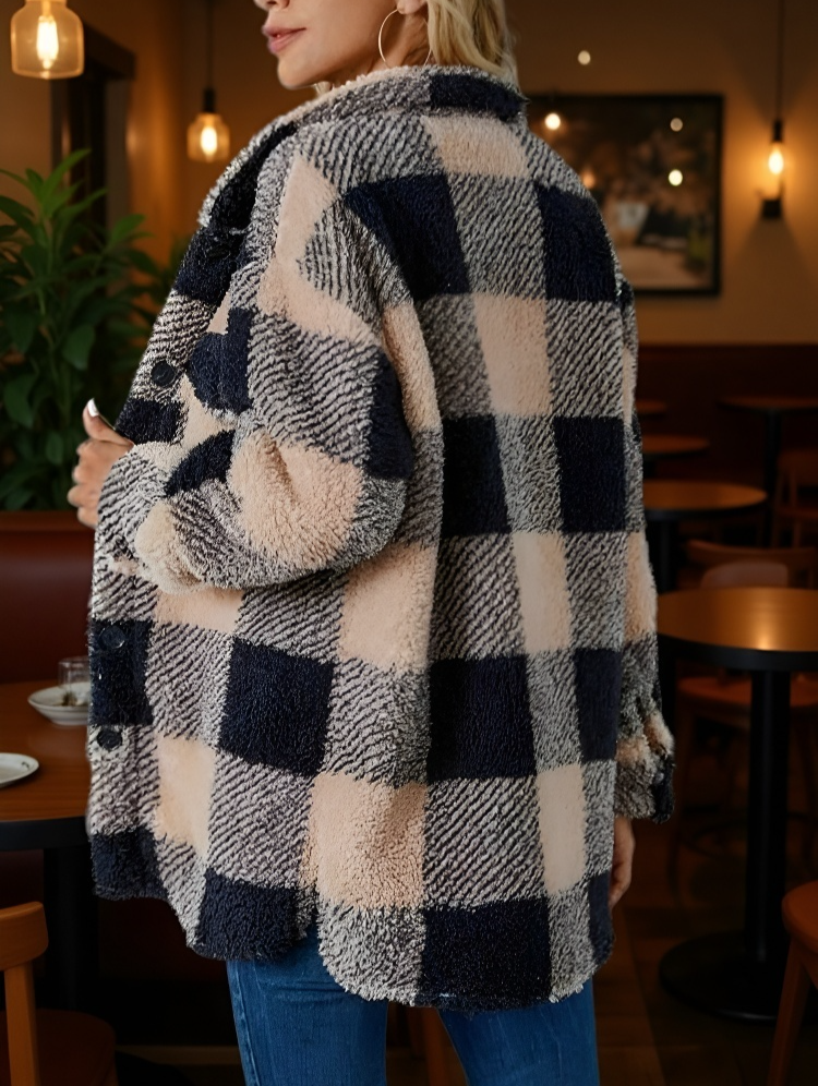 여성 겨울용 스웨이드 퍼 코트 뒷모습