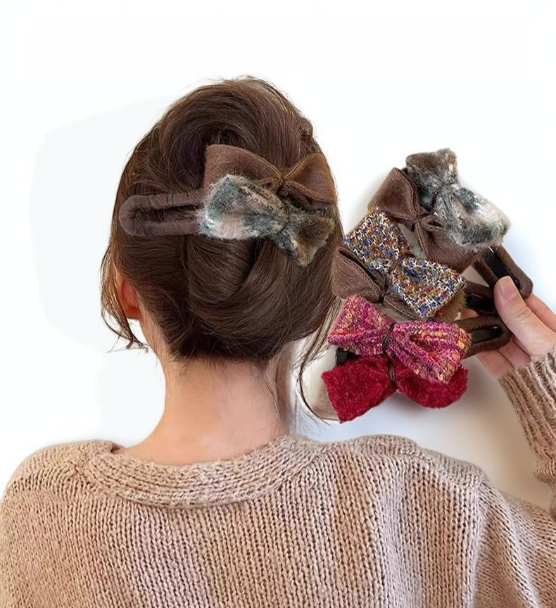 Pinza para el pelo con lazo de peluche en color pastel