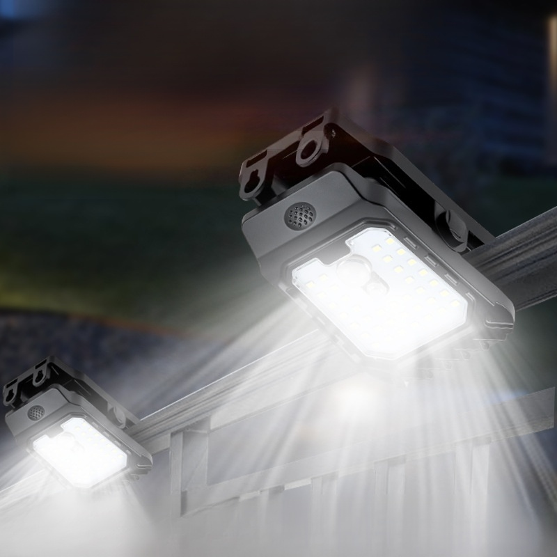 Outdoor waterproof solar sensor clip light