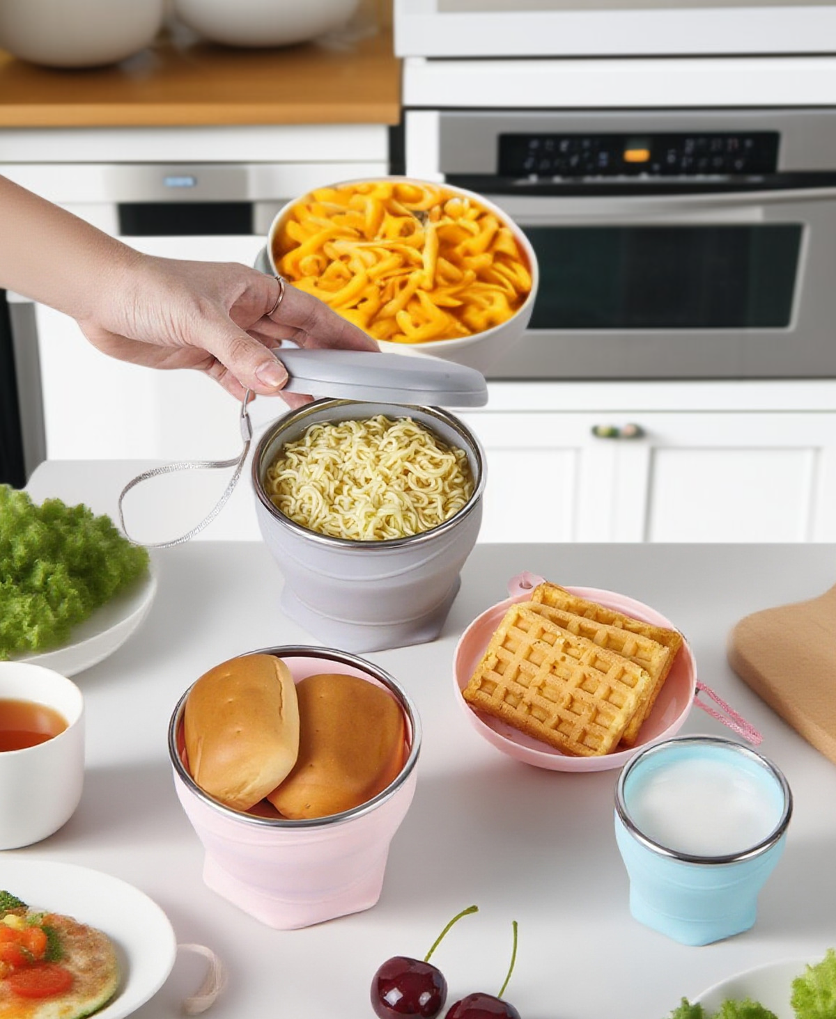 Reusable silicone bowl for outdoor meals