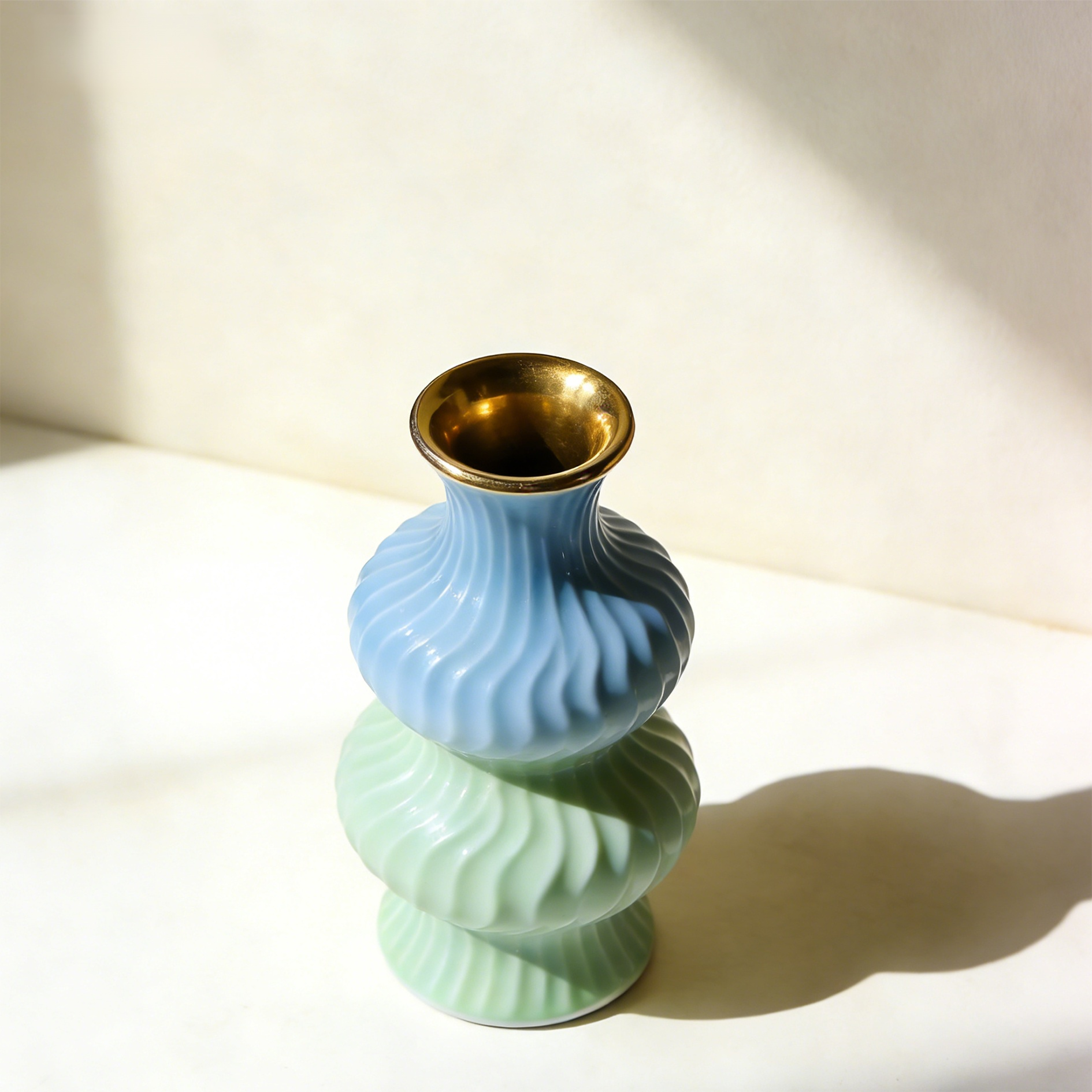 Small decorative flower arrangements for dining tables and coffee tables (2 pieces)