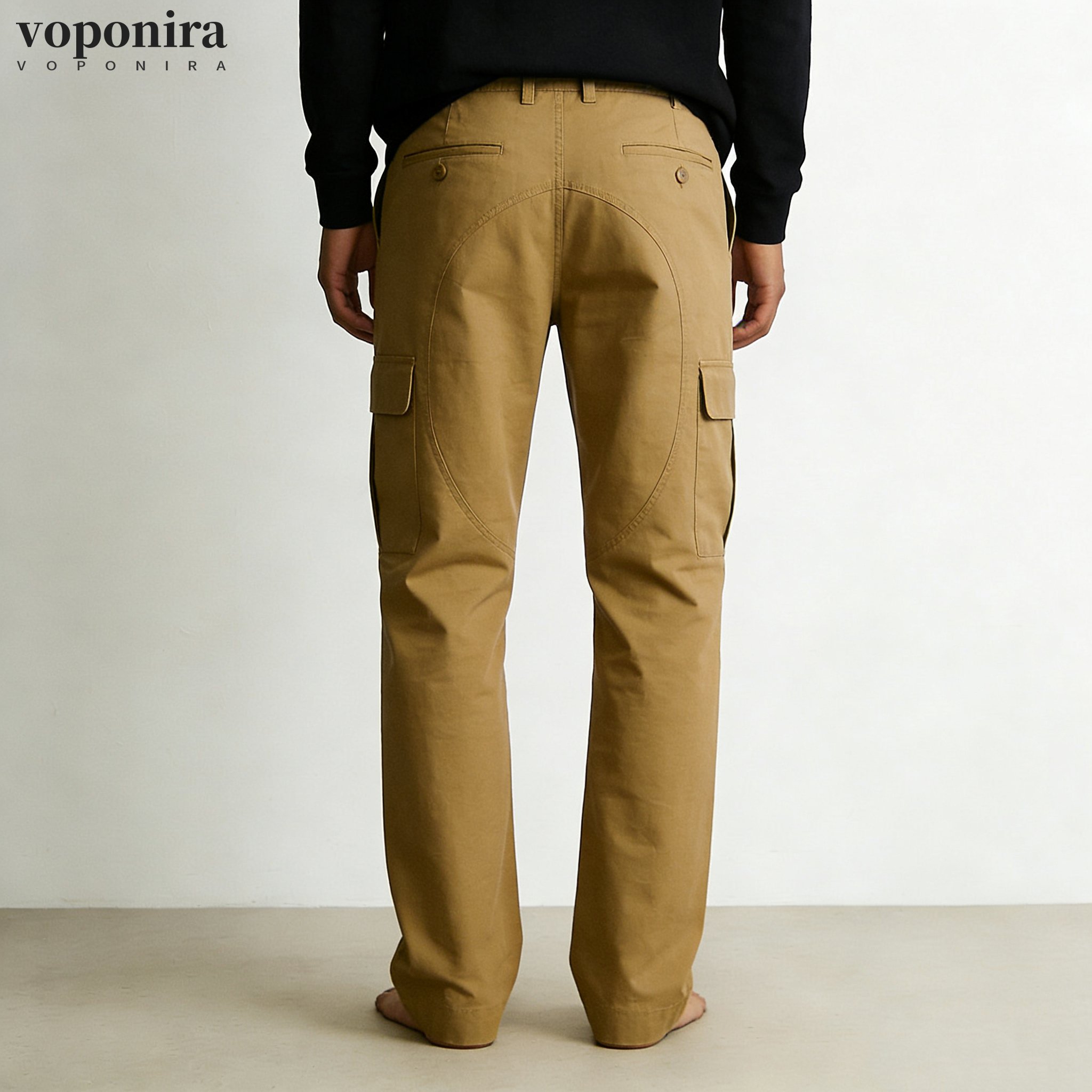 カーキ色の幾何学模様のカーゴパンツ