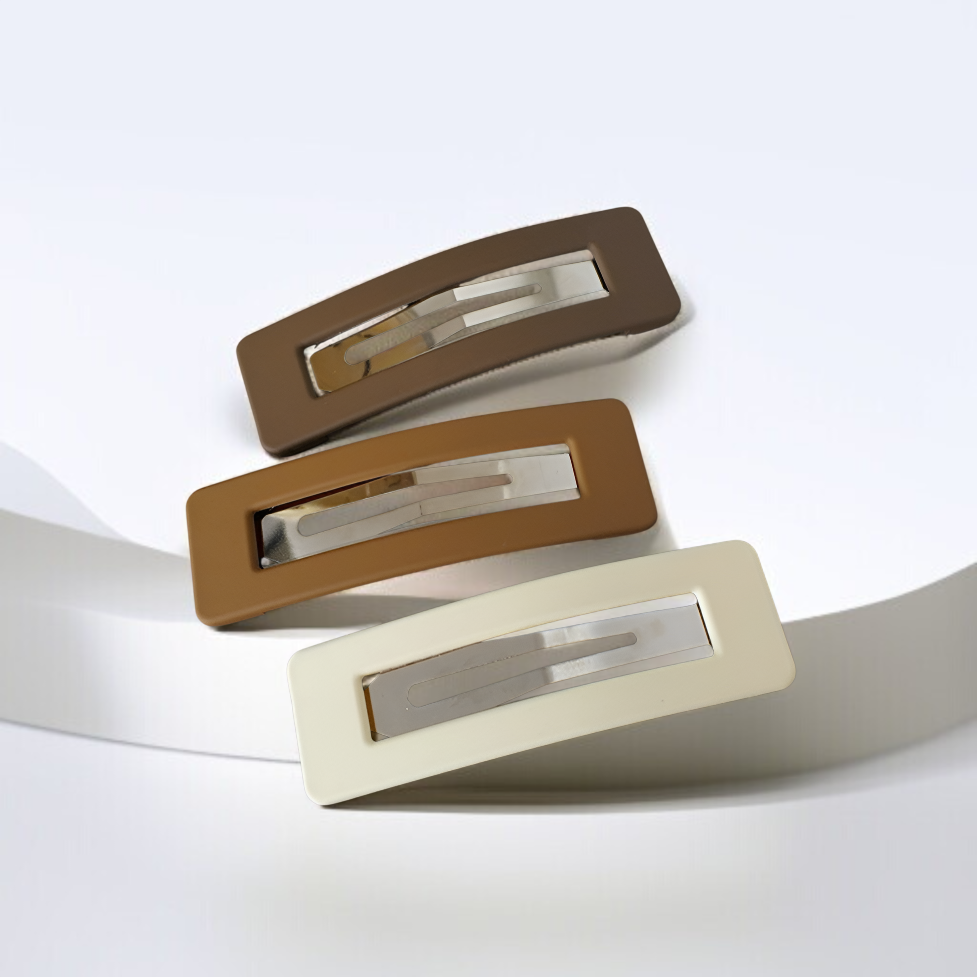 Set of 3 simple frosted hair clips