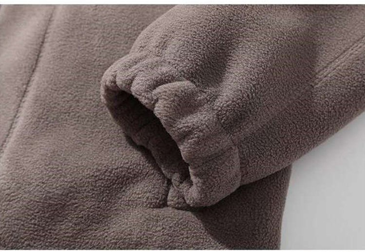 アウトドアに最適な防寒ジャケット