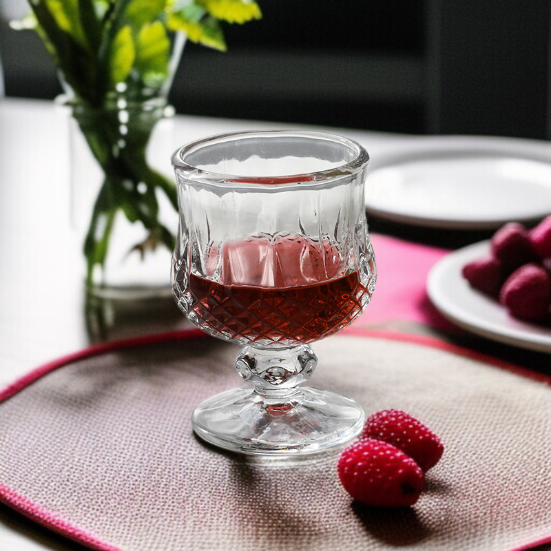 유럽식 다이아몬드 하이 풋 와인잔 정면 사진