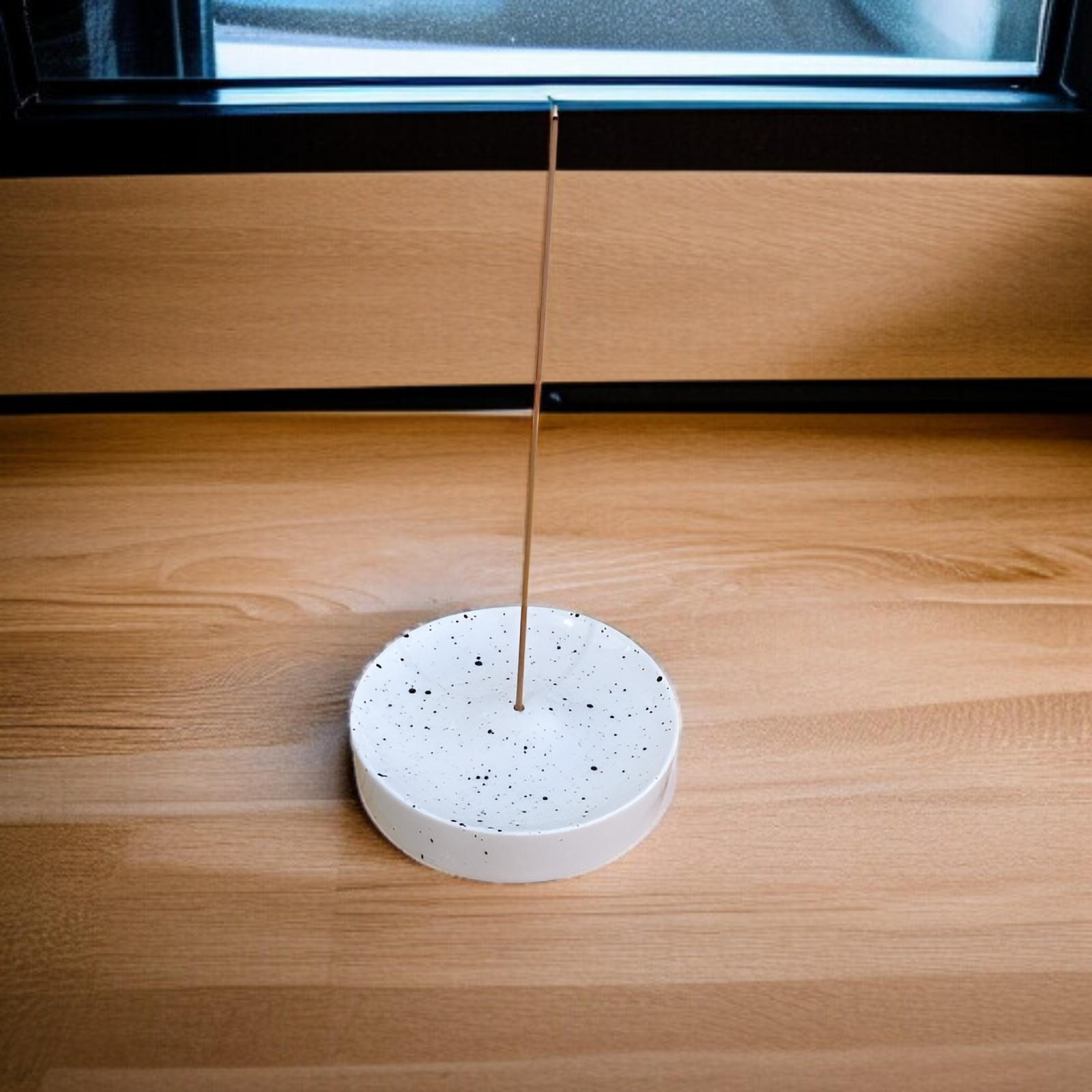 伝統技法が光る墨かけ香挿の細部