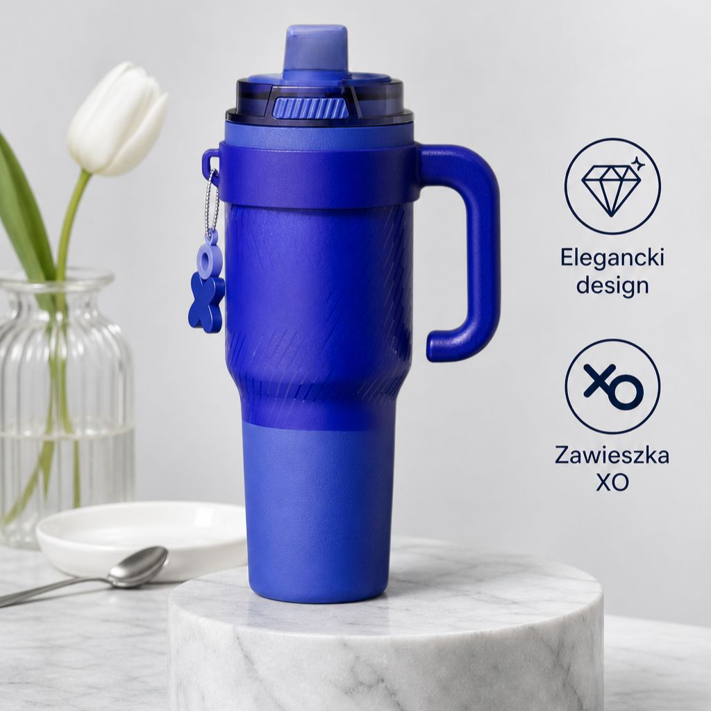 Stylowy stalowy kubek termiczny ze słomką do domu i biura