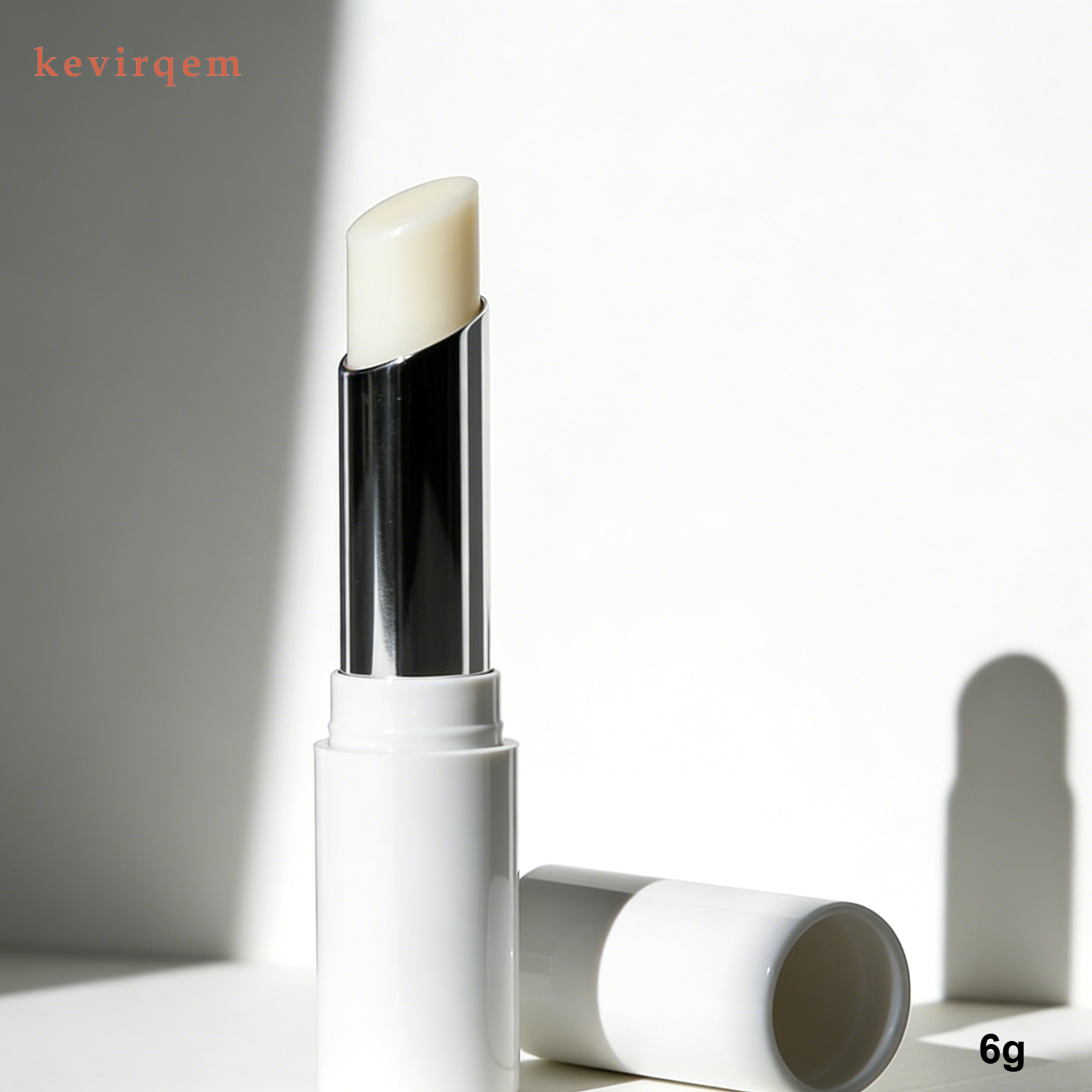 자연스러운 베이지 컬러 립스틱 발색