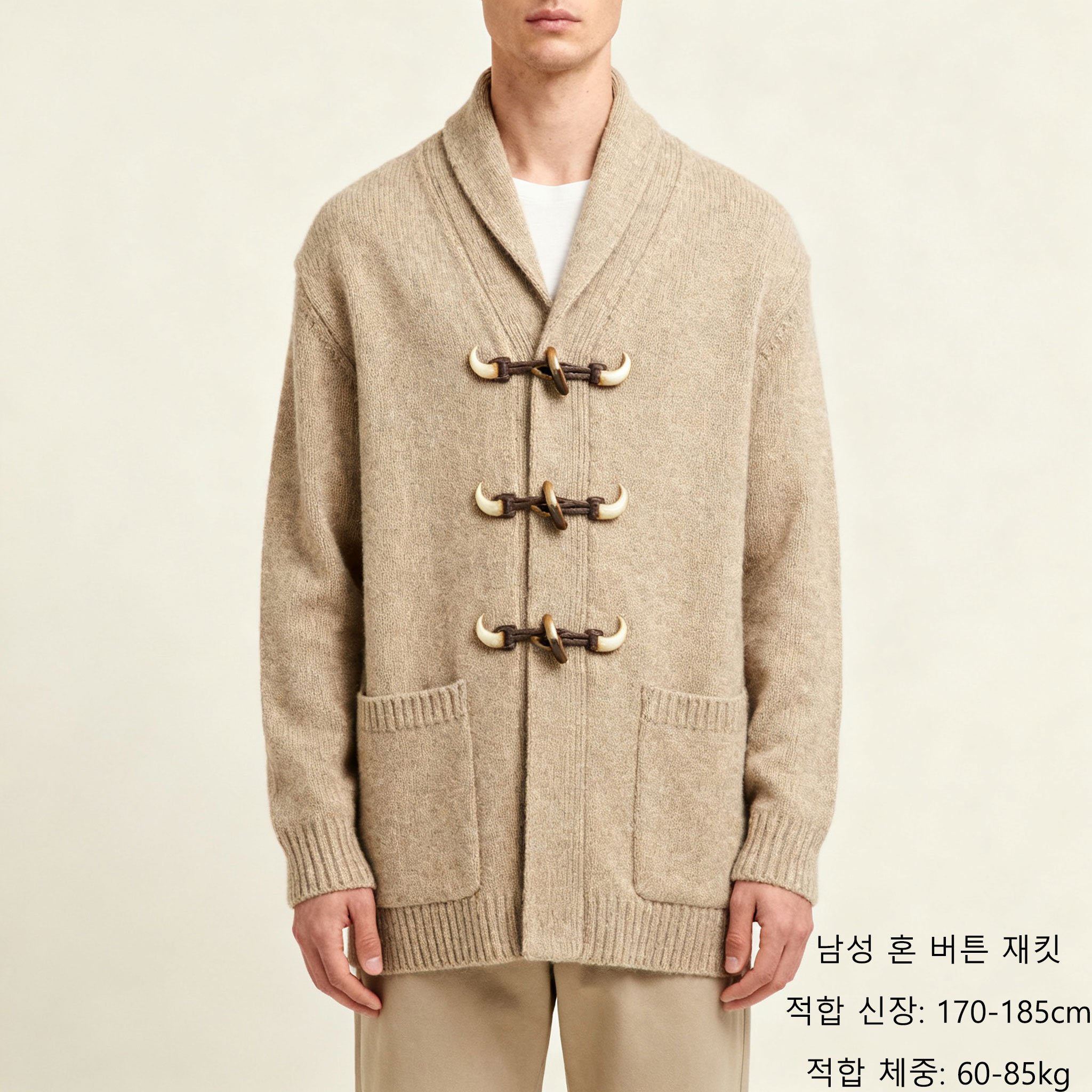 고급 소재의 남성 더플 재킷 디테일