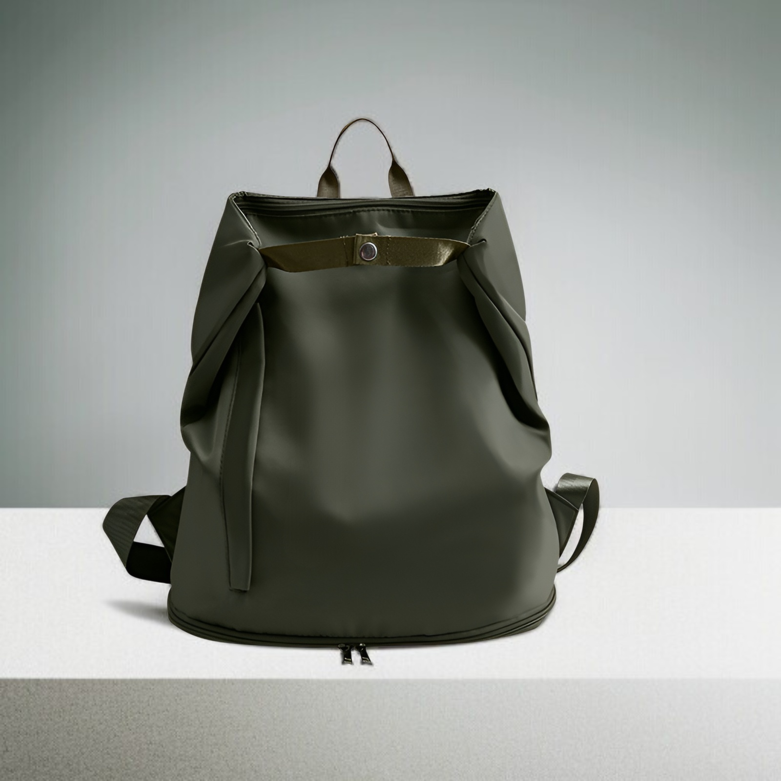 백팩 내부 분리 포켓 디테일