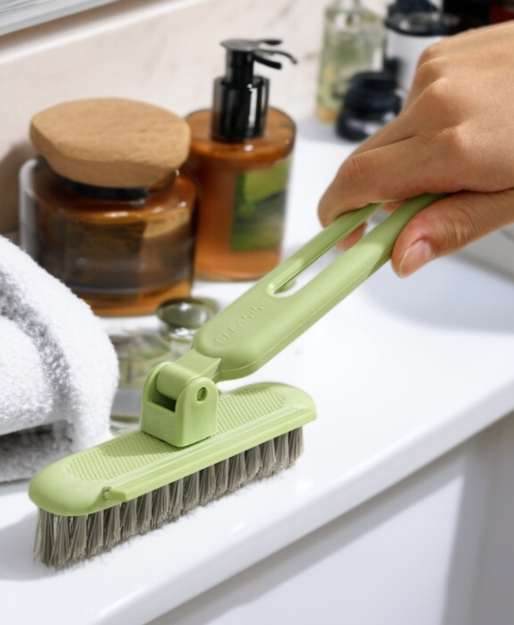 타일 틈새 전용 청소 브러쉬 활용법