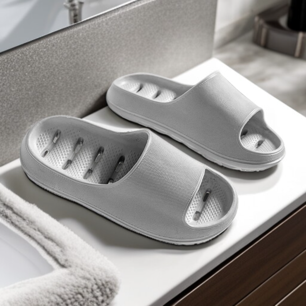 Wasserdichte Duschhausschuhe mit Löchern