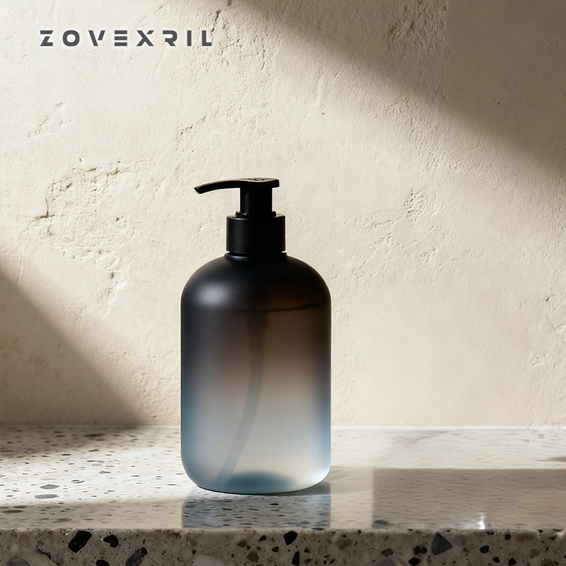 Parfémovaný exfoliační sprchový gel v elegantním balení