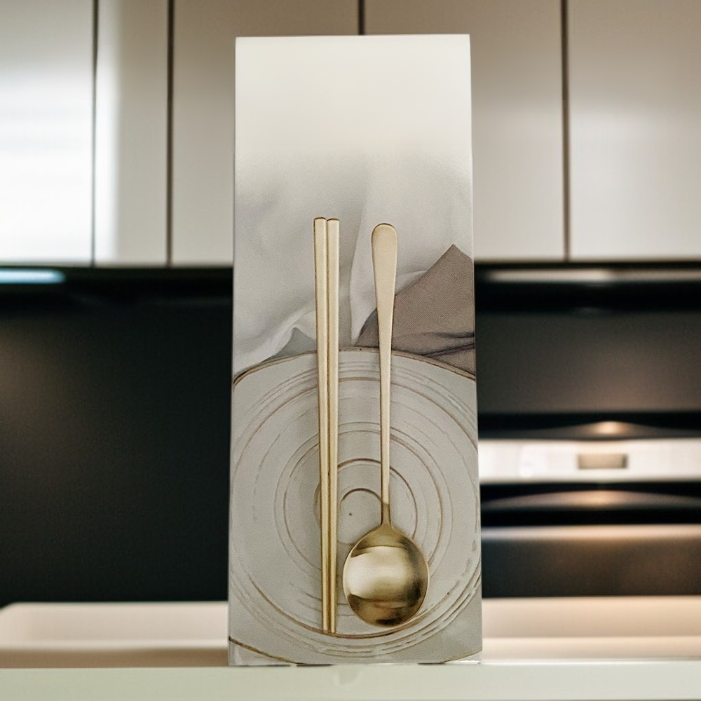 家庭用の厚みのあるステンレス製スプーン