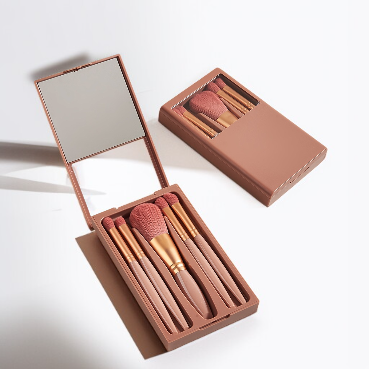 거울이 달린 5종 여행 세트