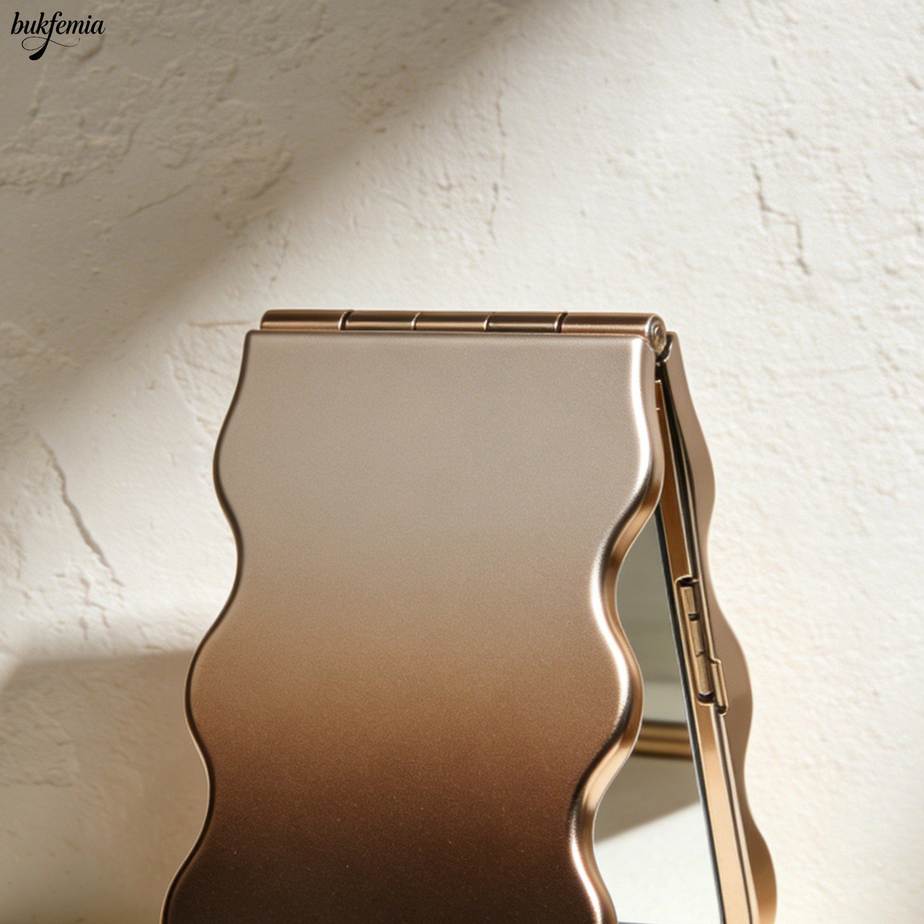 Compact travel makeup mirrors for purse and bag