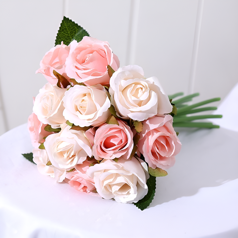 結婚式のパーティーの装飾用のバラ