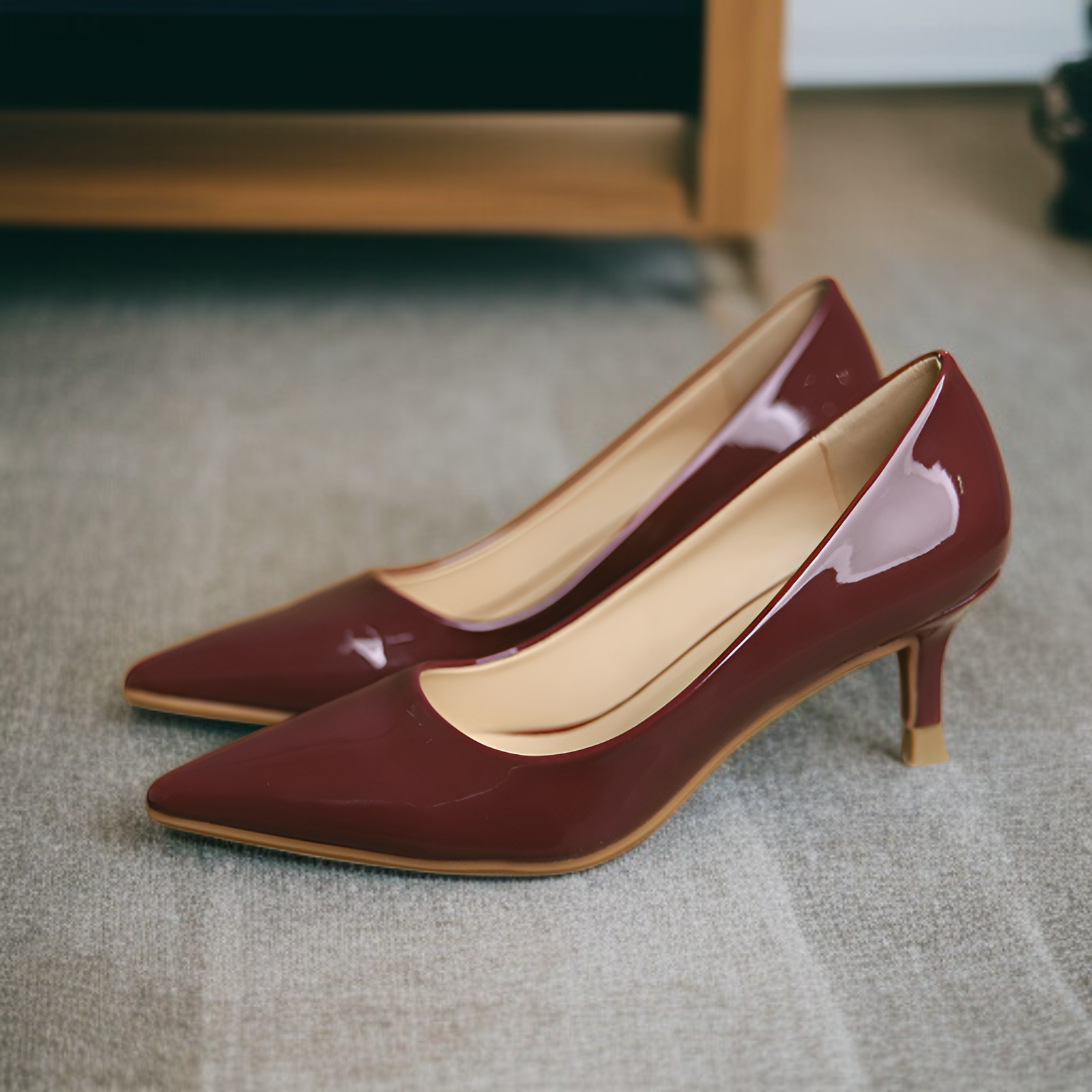 Women's stiletto heels with pointed toes