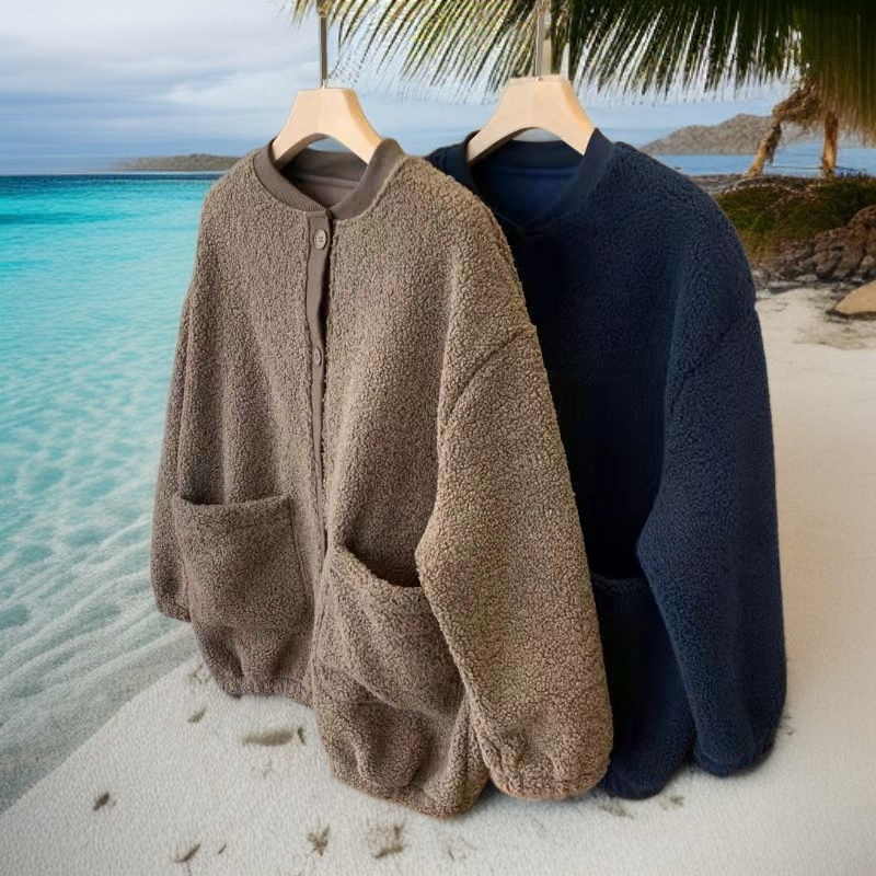 Stilvoller Damenmantel aus Lammwolle für den Winter