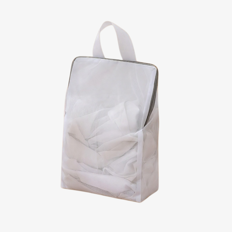 【2種類から選べます：細目/ハニカム粗目】4点/6点セットの3Dランドリーバッグは、衣類の型崩れを効果的に防ぎます。小・中・大サイズに加え、特大・三角・丸型の下着用ランドリーバッグもご用意しています。