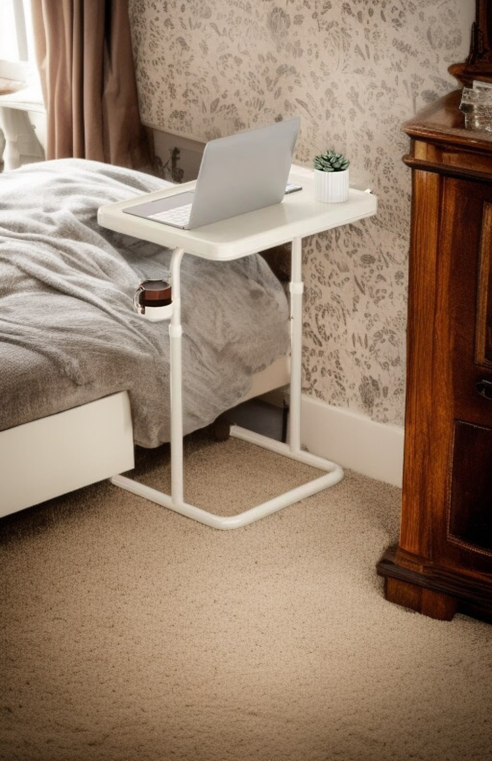 컴팩트하게 접힌 소파 테이블