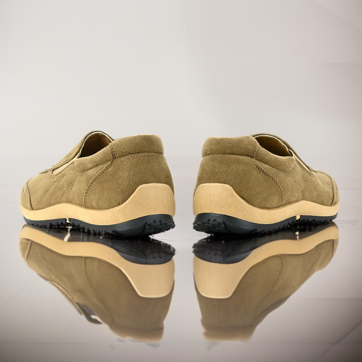 スタイリッシュなデザインの男性用カジュアルシューズ