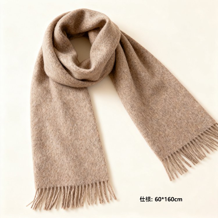 フリンジのディテールが美しいストール