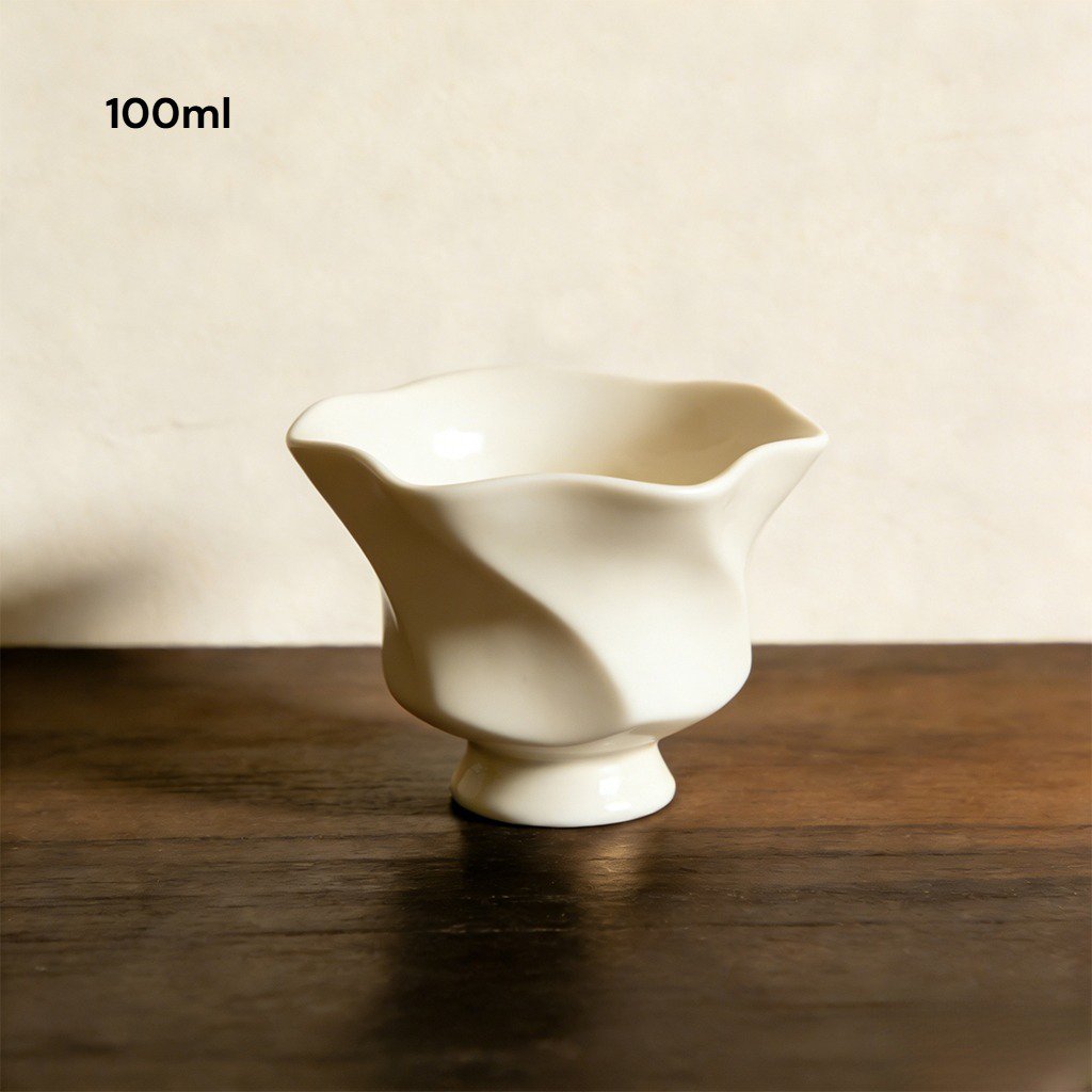 가정에서 사용하는 12개 찻잔 세트