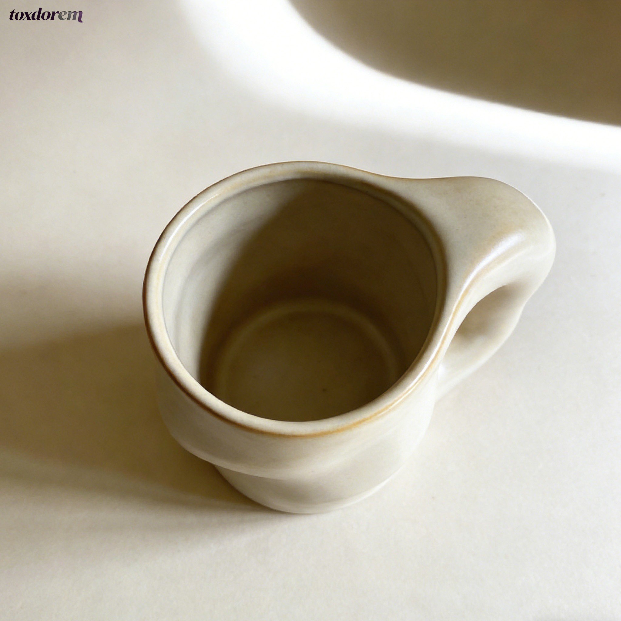 Solid color ceramic cup
