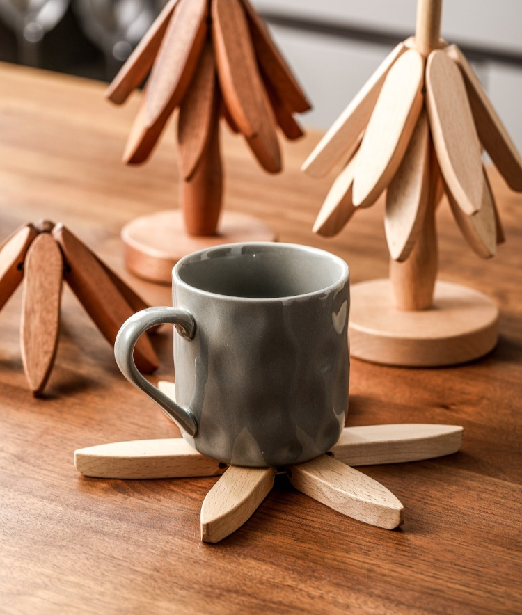 Creative table mat with high temperature resistance