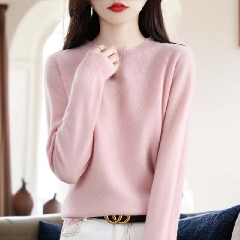 세련되고 활용도 높은 스웨터