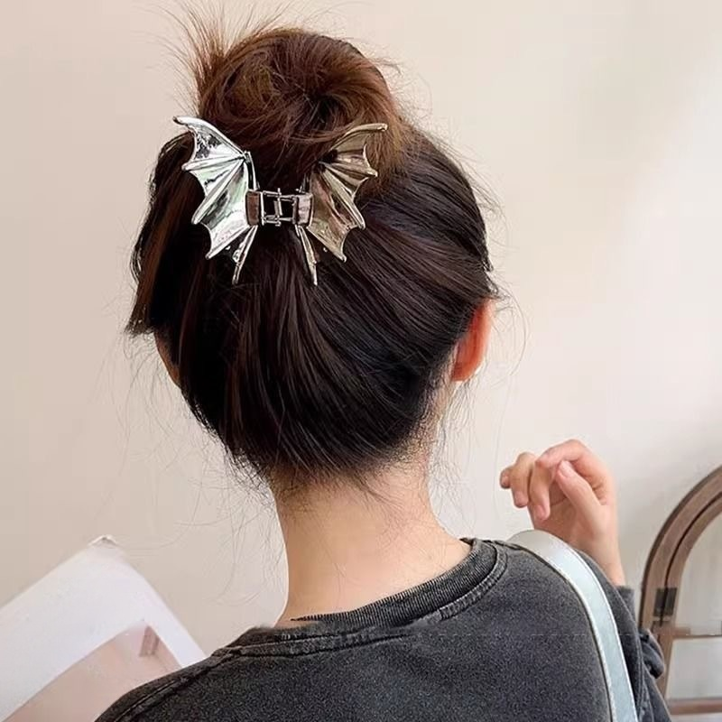 กรงเล็บค้างคาวโลหะผสม