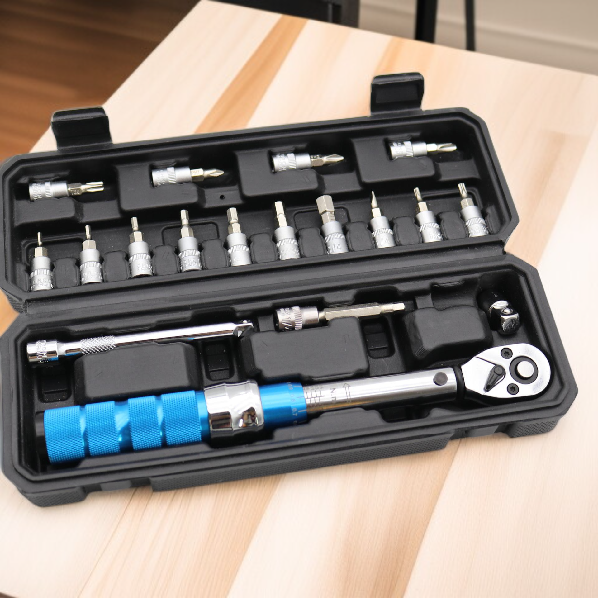 Versatile torque wrench for bike maintenance