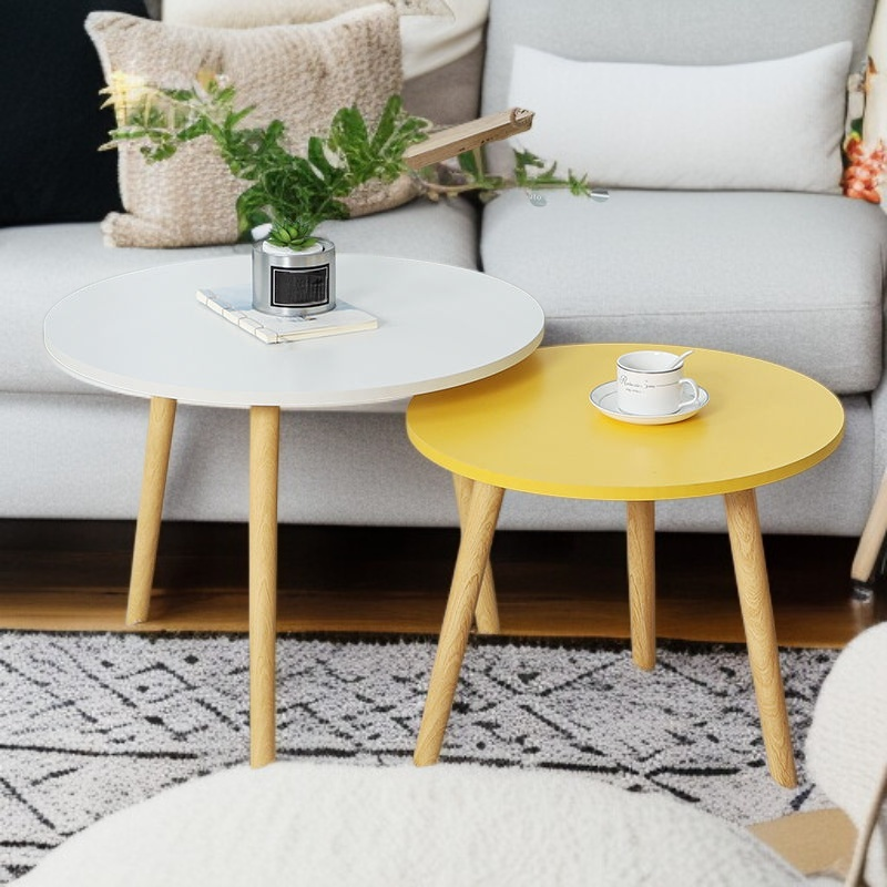 작은 원목 원형 테이블 