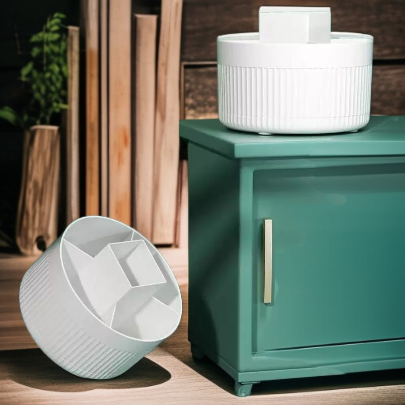 Detalle del soporte para pinceles y lápices de ojos