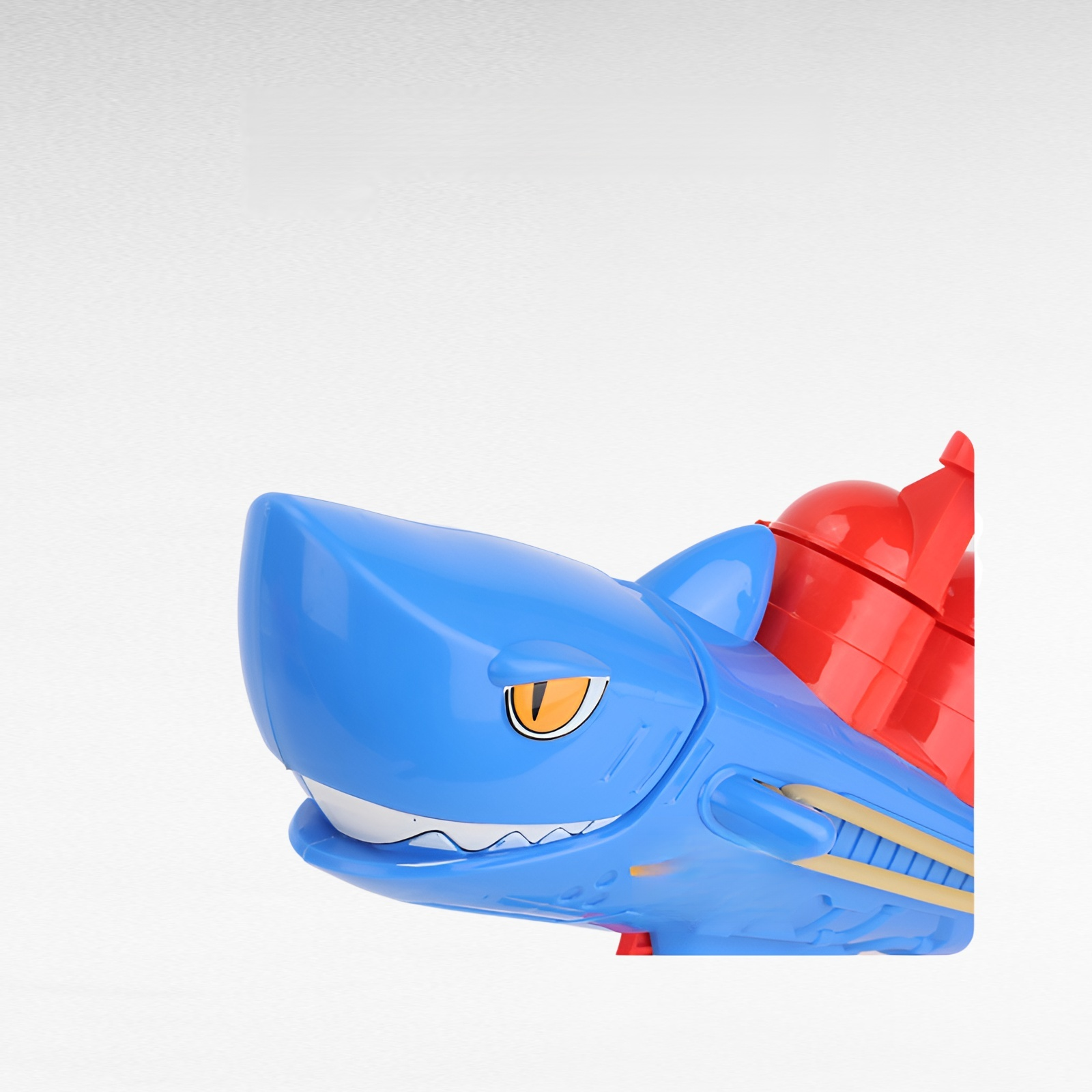 상어 모양의 눈덩이 발사기